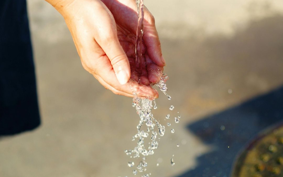 Las desventajas de beber agua sin filtrar